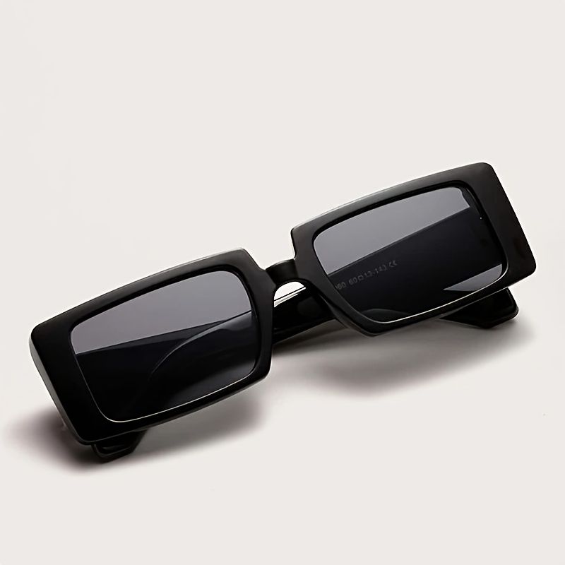 Små Rektangulära Solglasögon Dam Trendiga Fyrkantiga Festfavoriter Vintage Glasögon Med Bred Båge För Kvinnor Flickor