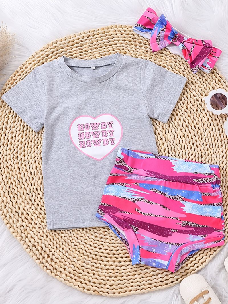 Flickor Casual Howdy T-shirt Med Hjärttryck & Leopardrandiga Shorts & Rosett Pannband